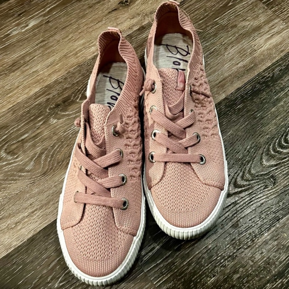 Blowfish Malibu Pink Knit Sneakers | Size 8.5 | Lightweight Casual Shoes
